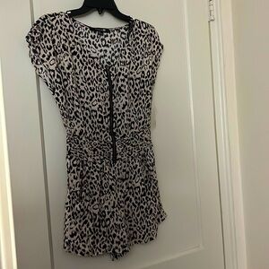 NWT forever 21 printed romper size: M